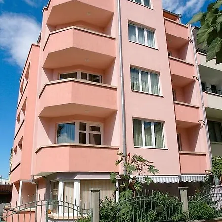 Roza - Casa de hóspedes Nesebar