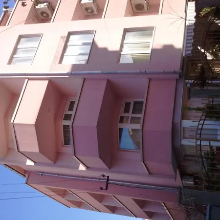 Casa de hóspedes Roza - 2*