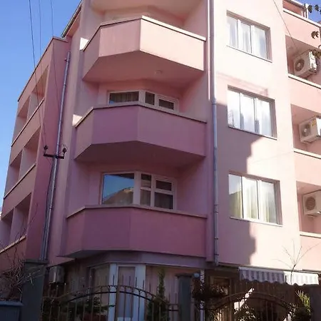 Roza - Casa de hóspedes 2*